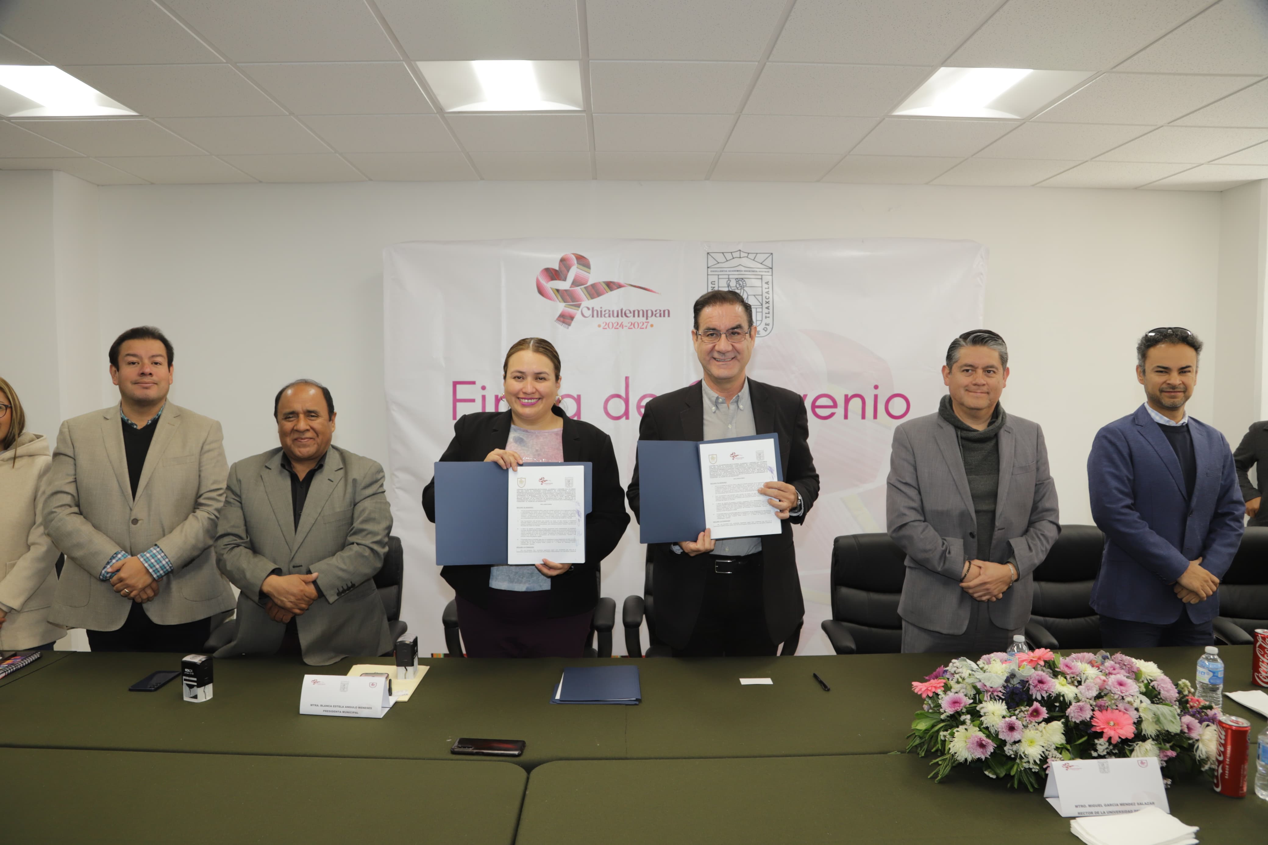 Signa Ayuntamiento de Chiautempan convenio de colaboración con la Universidad del Valle de Tlaxcala